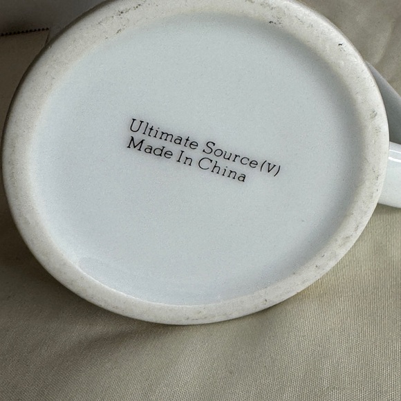 Coca-Cola Santa Mug 1996 Collector Edition Gold Trim Holiday Haddon Sundblom Art - Picture 4 of 5